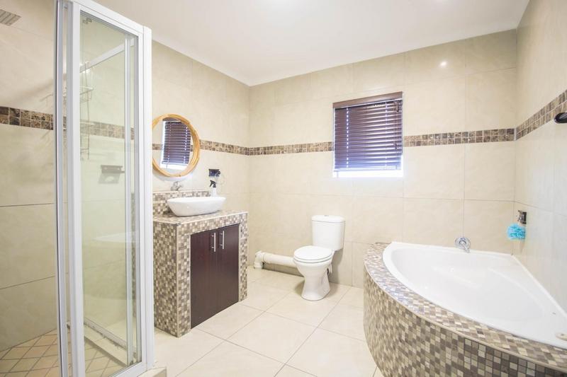 4 Bedroom Property for Sale in Calypso Beach Western Cape